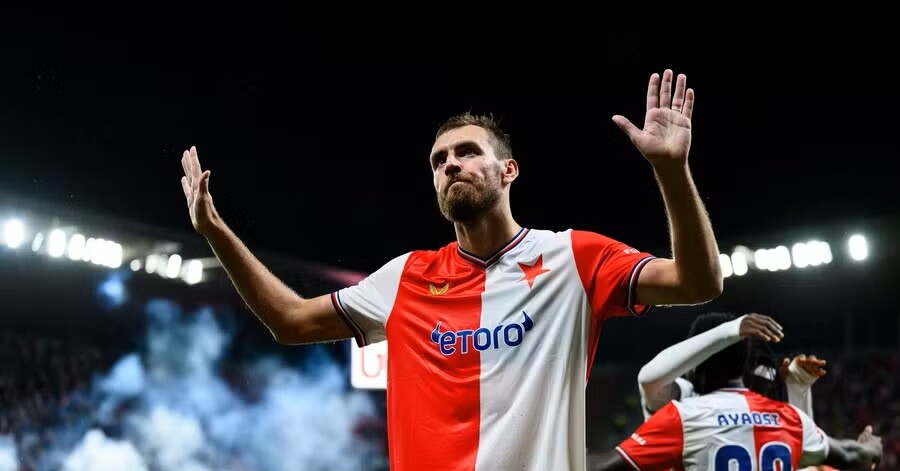 Tomáš Chorý Requests Immediate Contract Termination After Slavia Suspension and Referee Gesture