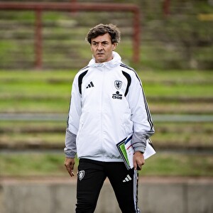 Photo: eurofotbal.cz Petr Čech discusses national team goalkeepers and coach Santi Denia