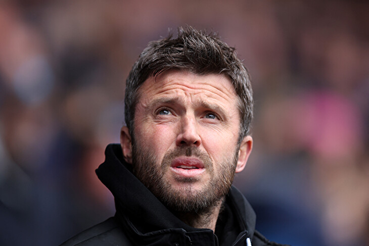 United si vybrali dočasného kouče. Vedení preferovalo Carricka na úkor Solskjaera