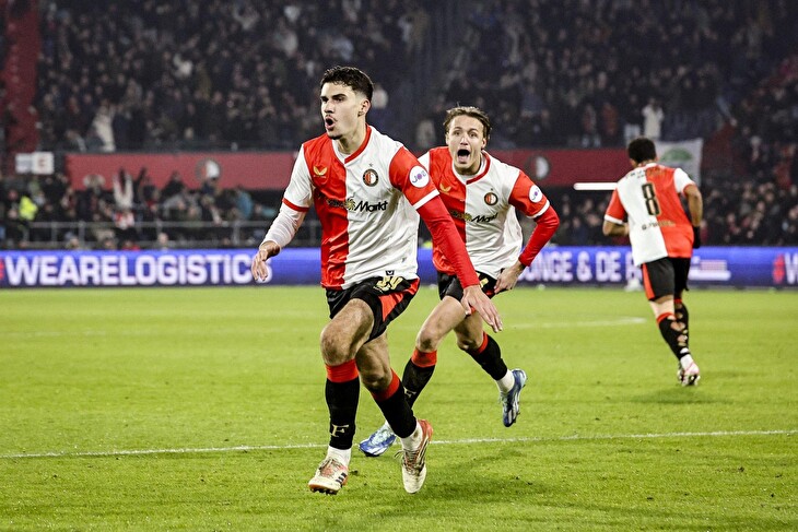 Patička a nůžky, Van Persieho syn superžolíkem. Tátovi splatil důvěru, Feyenoord přesto padl