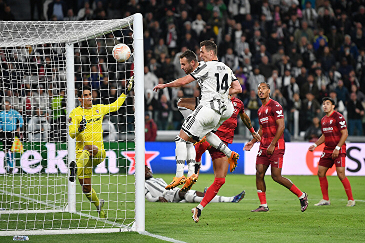 Juventus proti Seville v nastavení vydřel remízu 1:1