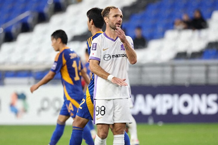 Z knížecího trůnu až do země vycházejícího slunce. Germain po japonské misi uzavřel kariéru