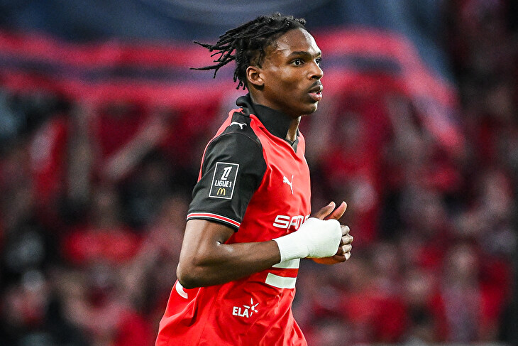 Čím zaujal velkokluby? Chelsea se dohodla s Jacquetem, Rennes žádá rekordní sumu