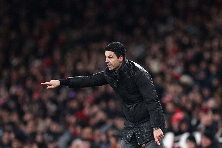 Držel světový rekord, teď pomáhá Arsenalu. Artetův tým doplnil expert na dlouhé auty