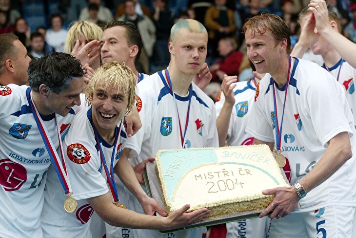 V modrobílém napříč generacemi: Baník mistr