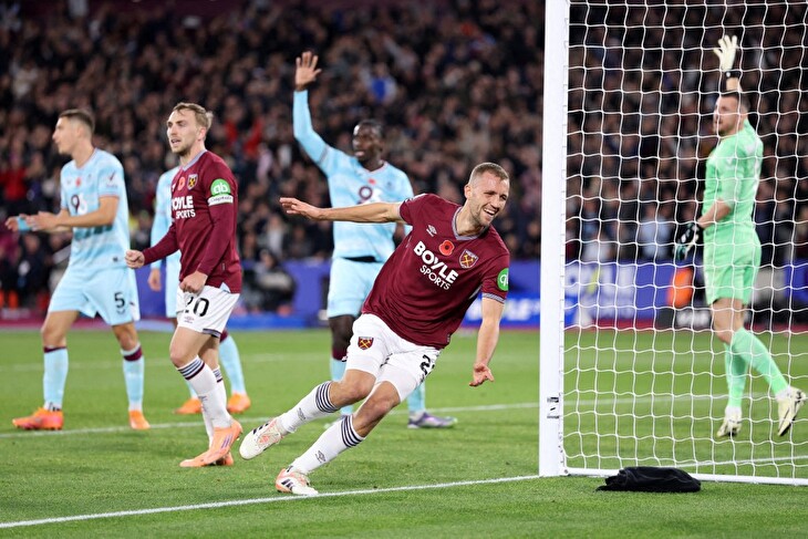 Souček přepsal historii. Český záložník 38. gólem v Premier League vyrovnal český rekord Bergera