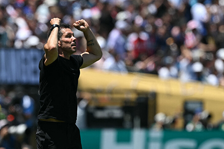 Simeone po debaklu od PSG: Když Enrique potřeboval křídlo, v lednu utratili 70 milionů eur