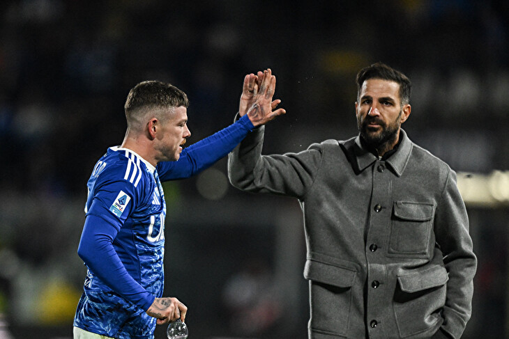 Trofeje nejsou důležité. V Comu se snažíme budovat, říká Fábregas. Hráčům slíbil překvapení