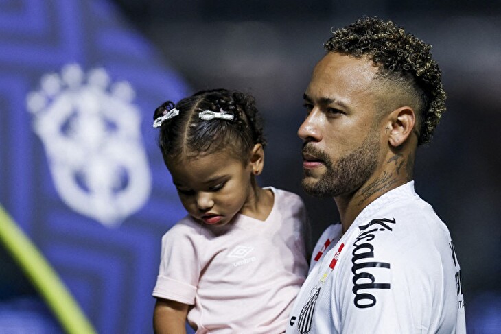 Neymar si do konce roku už nemá kopnout, poranil si meniskus