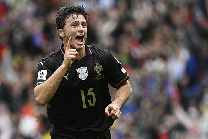 Souhrn kvalifikace na MS 2026 - 16.11.: Portugalsko slaví postup, Irsko půjde do baráže