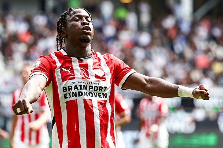 Leverkusen hledá náhrady za odcházející opory, na radu jsou Bakayoko, McAtee nebo Kluivert