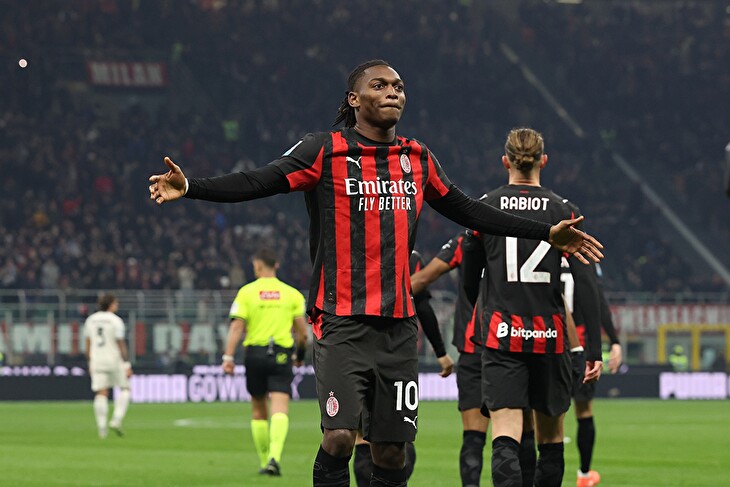 Serie A - preview 18. kola: Aspirant na titul AC Milán proti Cagliari