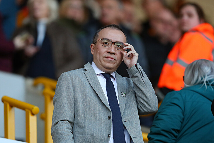 Krejčí a spol. budou mít nového šéfa. Kritizovaný Shi odstoupil, Wolves hledají stálou náhradu