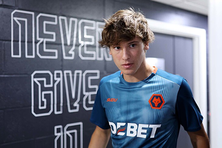 Wolves po odchodu opor konečně i posilují. Z LaLigy přišel nadějný záložník López