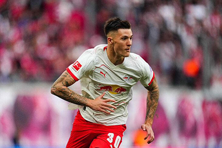 Arsenal jedná s Lipskem o přestupu Šeška. Arteta ho preferuje nad Gyökeresem