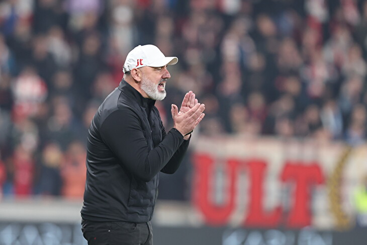 Trpišovský vyslal proti Plzni jasný signál. Slavia je v Česku stále nejlepší, Spartě nic nevychází