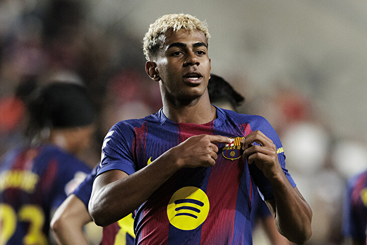 PSG ovládlo nejlepší jedenáctku FIFPRO. Yamal se stal jejím nejmladším hráčem