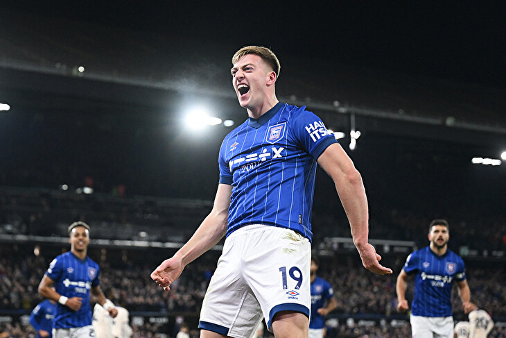 Chelsea konečně posiluje post útočníka. Finalizuje příchod Delapa, dělá i na větším jménu