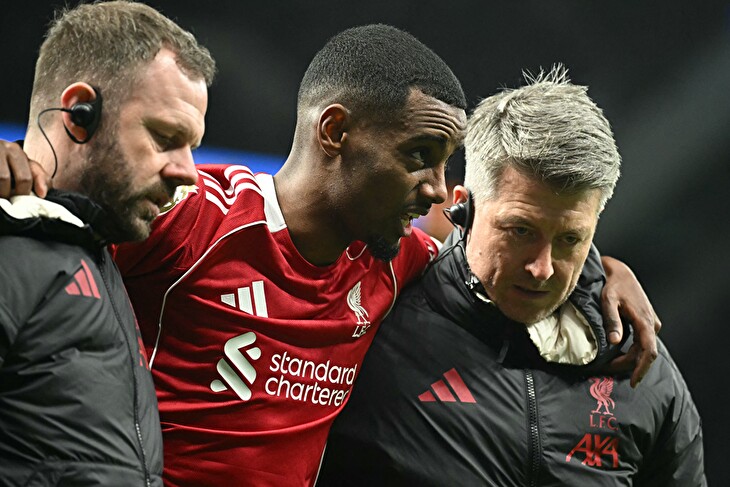 Jak vážné je Isakovo zranění? Liverpool se strachuje, útočník by mohl chybět měsíce