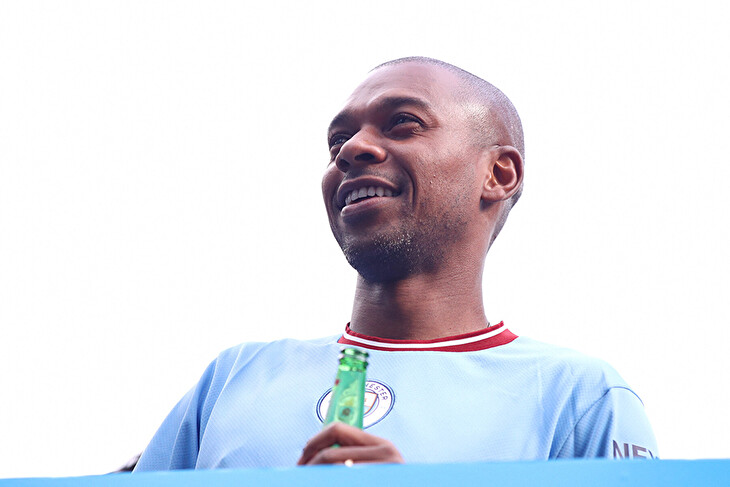 Získal desítky trofejí, teď ukončil kariéru. Už jsem unavený, loučil se Fernandinho