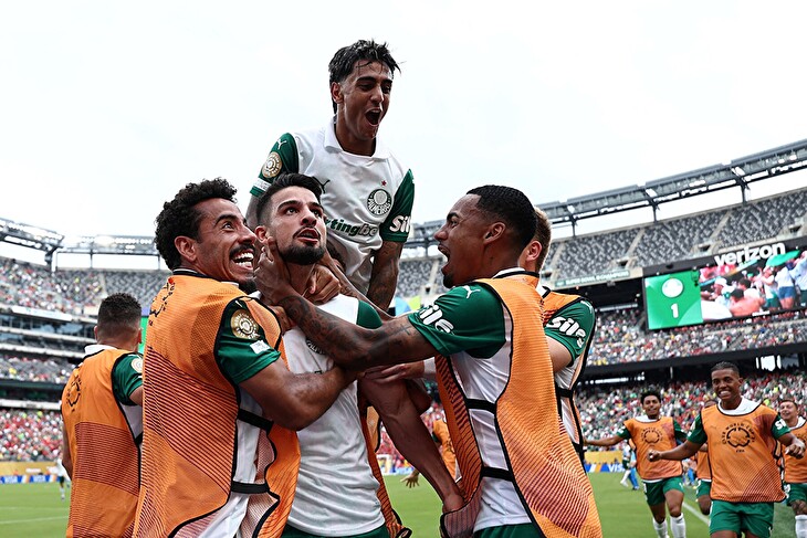 Al Ahly střelecky stále mlčí, duel s Palmeiras přerušovala bouřka