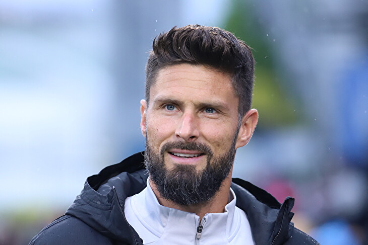 Giroud se může vrátit po 13 letech do Francie, na smlouvě se měl dohodnout s Lille