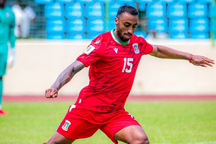 Akakpo a Miranda vyfasovali trest na čtyři zápasy. Uráželi rozhodčího