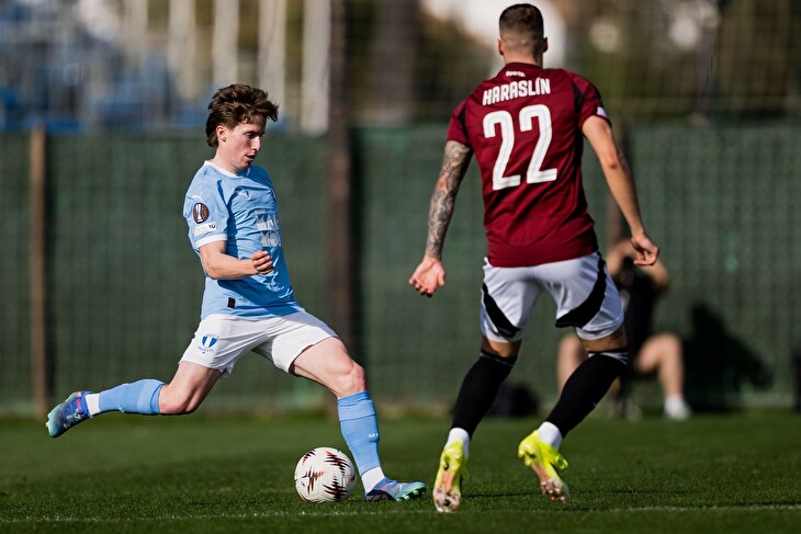 Olomouc podlehla v přípravě Legii, Sparta nestačila na Malmö. Hradec vyhrál