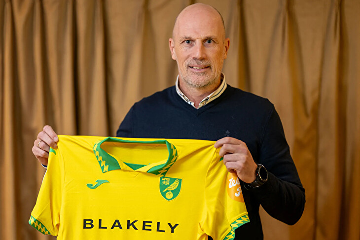 Byl na seznamu Sparty, teď povede Norwich. Bude Clement dávat Juráskovi více šancí?