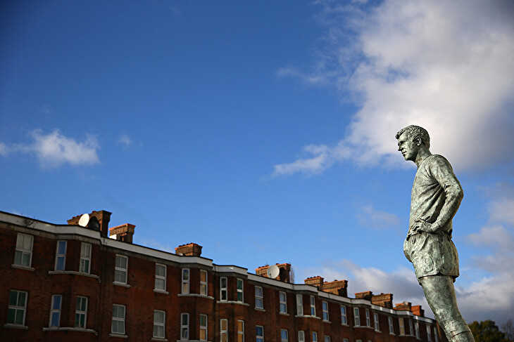 Fotbal místo bondovky: Když se na londýnské derby stály fronty před kiny