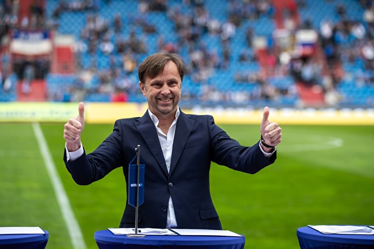 V modrobílém napříč generacemi: Nový majitel, nová naděje