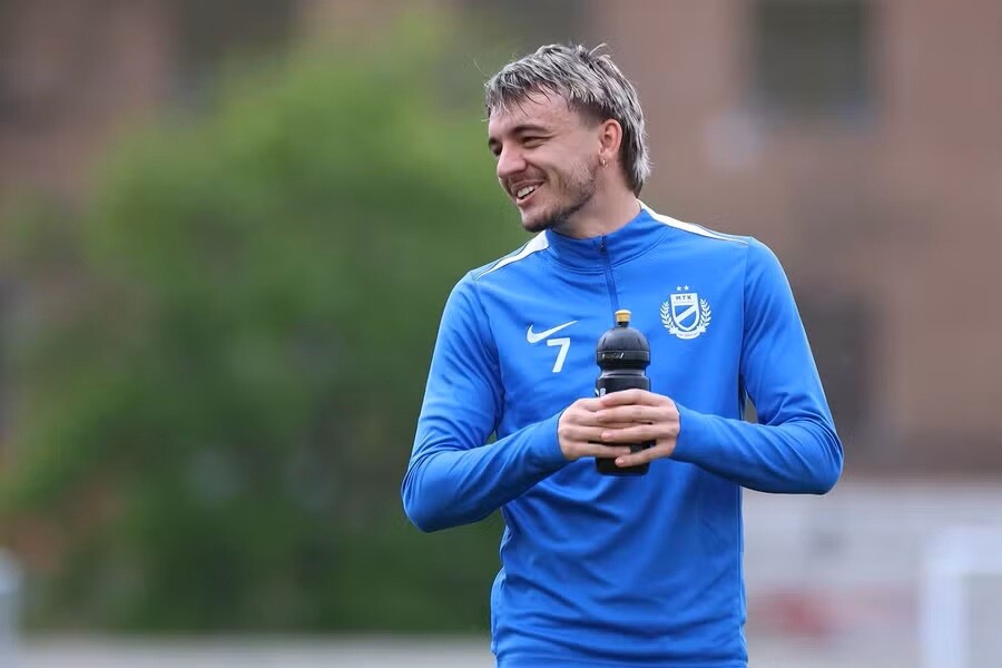 Sparta Praha zvažuje posilu z Maďarska: Ádin Molnár v hledáčku — image 3